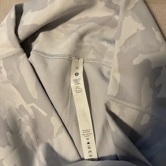 Lululemon Wunder Under Short 10" Incognito Camo Jacquard Alpine White Starlight - Picture 5 of 5
